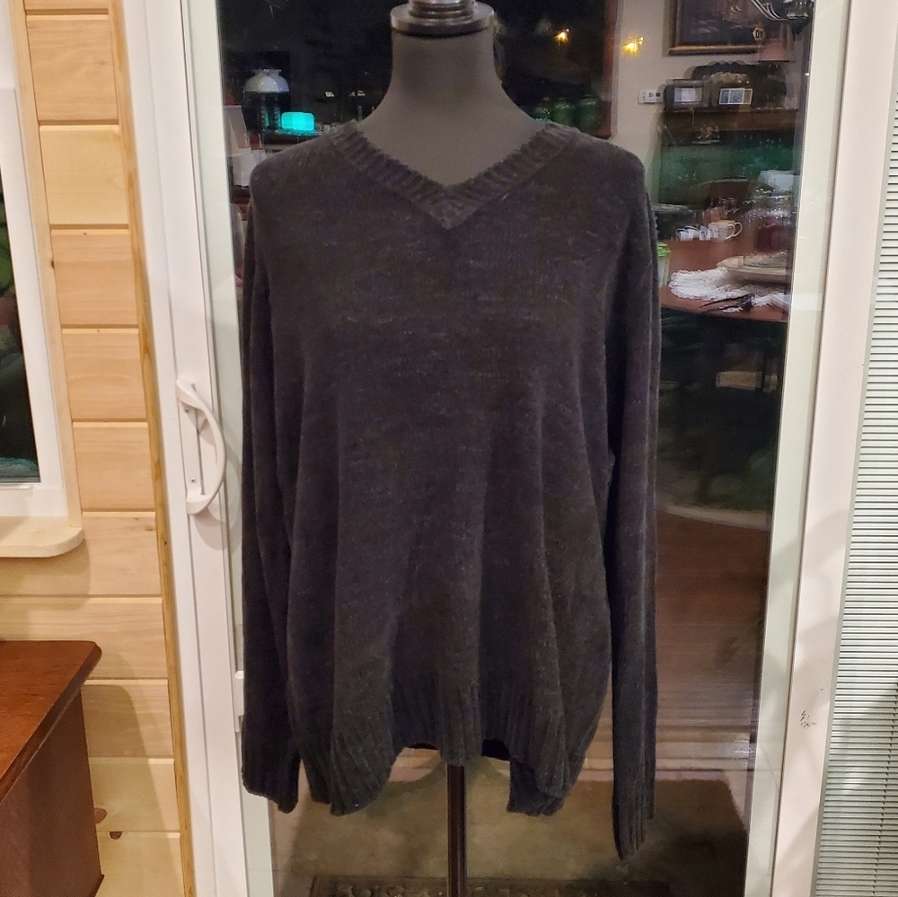 White Stag Cozy Grey V-Neck Sweater Size XL